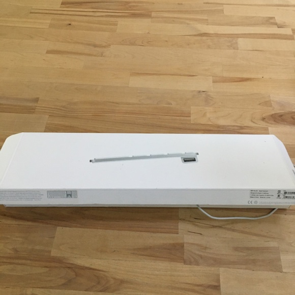 Apple Keyboard - Picture 3 of 4